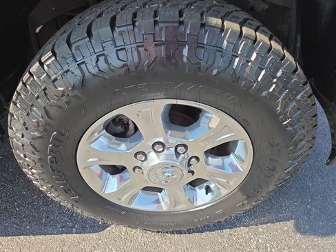 Certified 2024 RAM 2500 Big Horn w/ Off Road Package AWD/4WD image 10