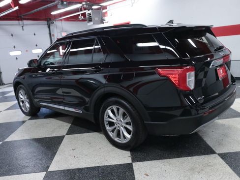 Used 2021 Ford Explorer XLT w/ Equipment Group 202A RWD image 6