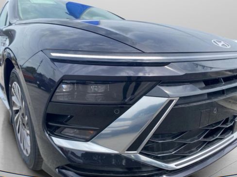 New 2025 Hyundai Sonata Limited image 6