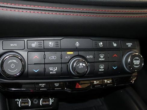 Used 2025 Dodge Durango R/T image 26