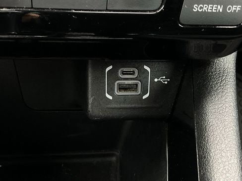 Used 2025 Jeep Compass Trailhawk image 25