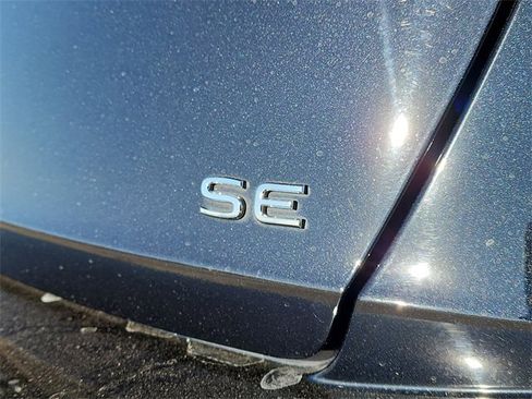 Used 2024 Volkswagen Jetta SE image 4