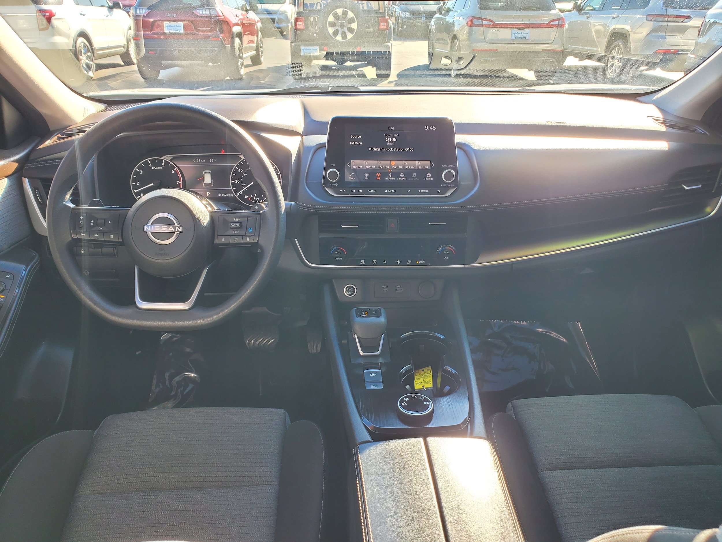 Used 2023 Nissan Rogue SV AWD/4WD image 25