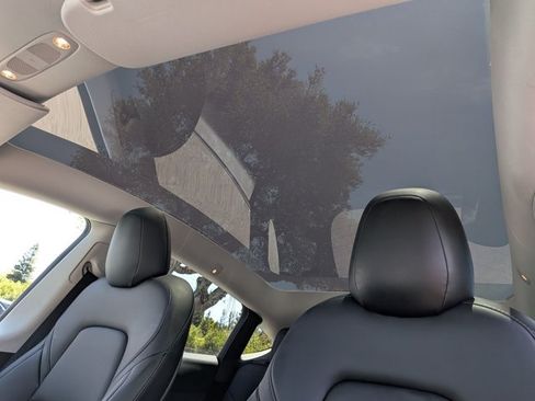 Used 2023 Tesla Model Y Long Range AWD/4WD image 15