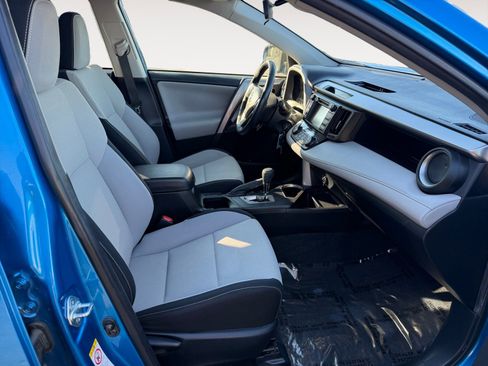 Used 2017 Toyota RAV4 XLE image 19