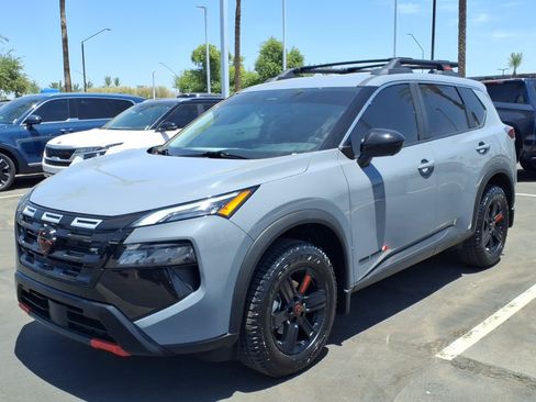Used 2026 Nissan Rogue SV AWD/4WD image 8