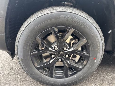 New 2026 Jeep Grand Cherokee L 4WD image 8