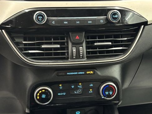 Used 2022 Ford Escape SE image 25