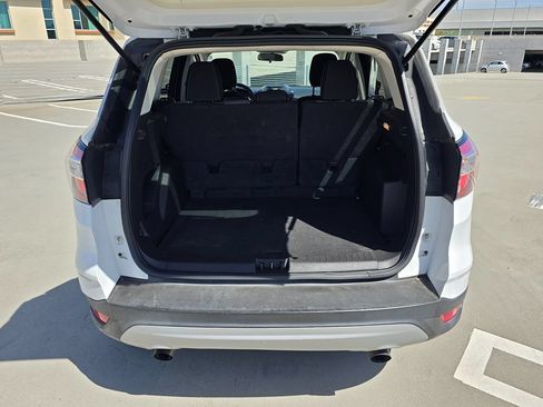 Used 2018 Ford Escape SE w/ SE Sync 3 Package FWD image 10