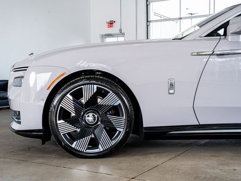 Used 2024 Rolls-Royce Spectre w/ Spectre Launch Package image 9