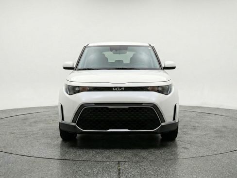 Used 2025 Kia Soul LX w/ LX Technology Package FWD image 2