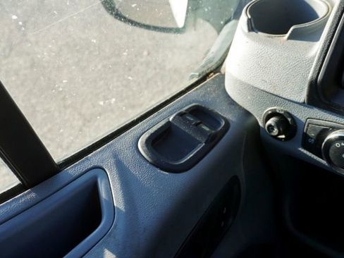 Used 2019 Ford Transit 150 XLT image 25