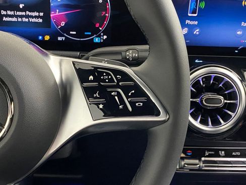 Used 2026 Mercedes-Benz GLA 250 4MATIC image 27