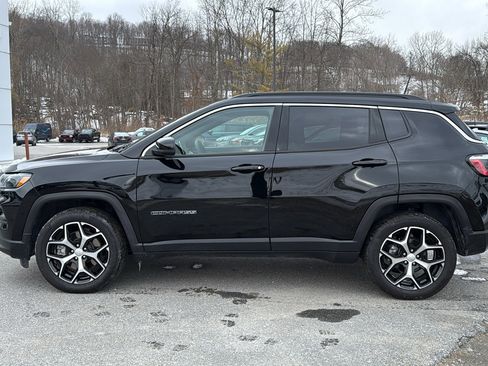 Certified 2024 Jeep Compass Limited image 7