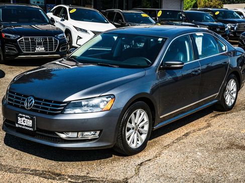 Used 2013 Volkswagen Passat 2.5 SEL Premium FWD image 4