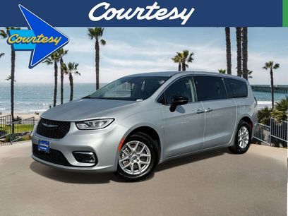 Used 2024 Chrysler Pacifica Touring-L