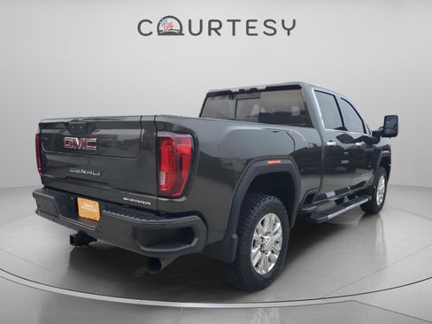 Used 2022 GMC Sierra 2500 Denali w/ Technology Package image 3