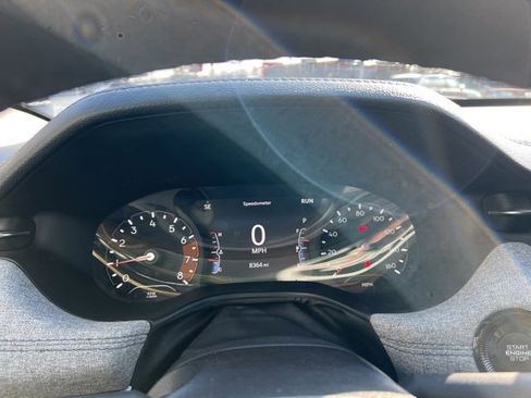 Used 2024 Jeep Compass Latitude image 37