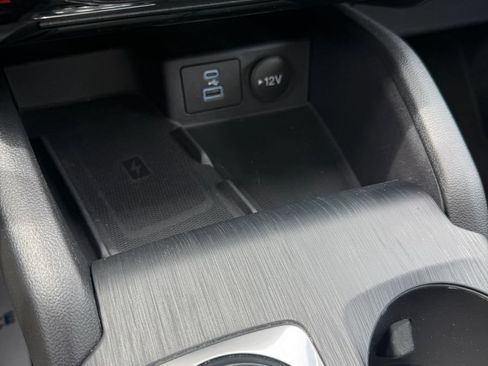 Used 2023 Ford Escape Platinum w/ Premium Technology Package AWD/4WD image 21
