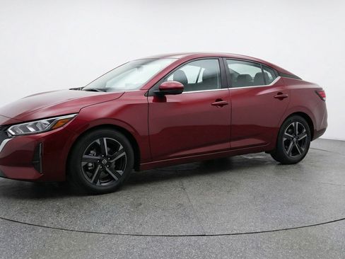 Used 2025 Nissan Sentra SV image 3
