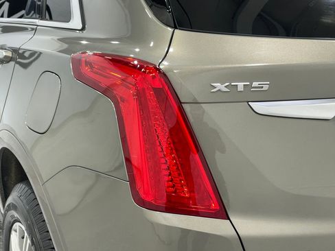 Used 2018 Cadillac XT5 Luxury w/ Driver Awareness Package image 36