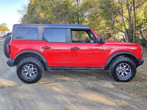 Used 2024 Ford Bronco Badlands image 14