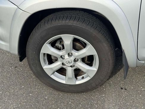Used 2011 Toyota RAV4 Limited w/ Limited Extra Value Pkg AWD/4WD image 10