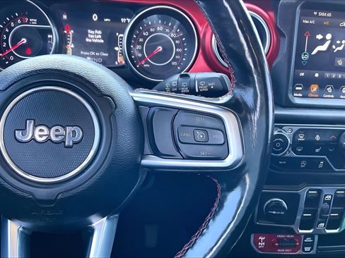 Used 2021 Jeep Wrangler Unlimited Rubicon AWD/4WD image 11