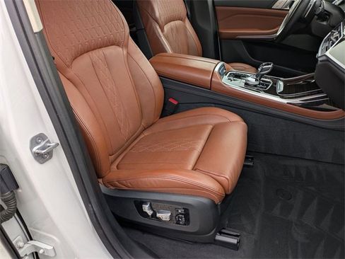 Used 2019 BMW X7 xDrive50i w/ Premium Package image 18