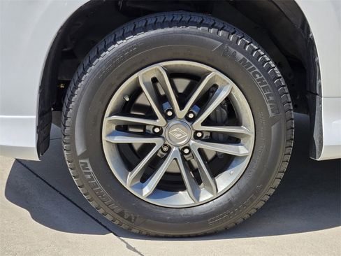 Used 2022 Lexus GX 460 Premium w/ Premium Package image 17