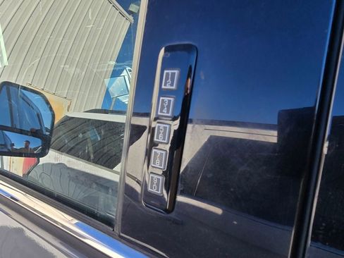 Used 2021 Ford F350 Platinum w/ FX4 Off-Road Package image 25