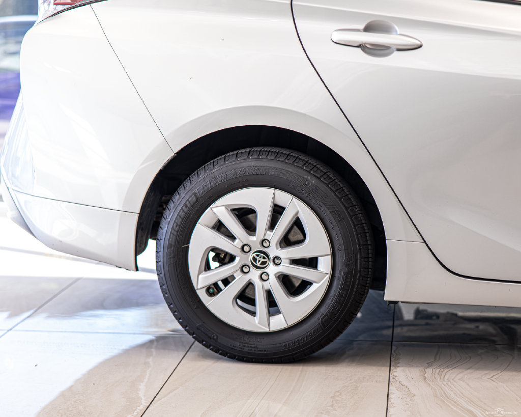 Used 2017 Toyota Prius Two FWD image 11