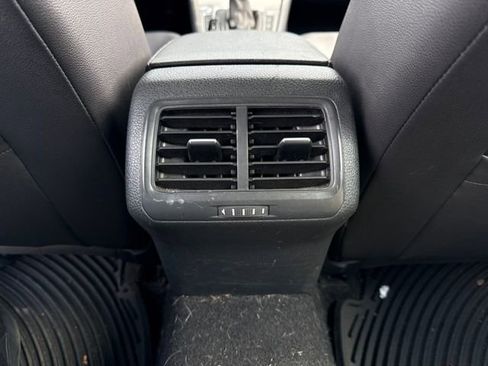 Used 2015 Volkswagen Golf SE image 21