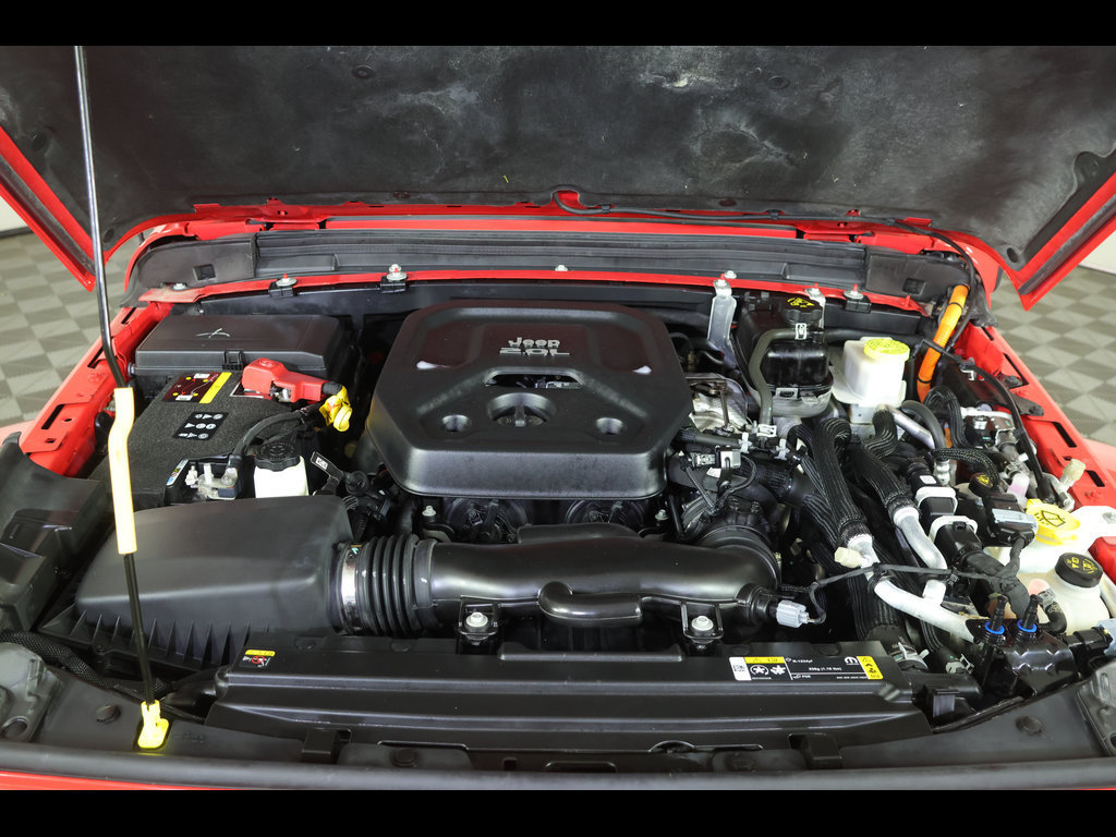 Used 2022 Jeep Wrangler Unlimited Sahara AWD/4WD image 17