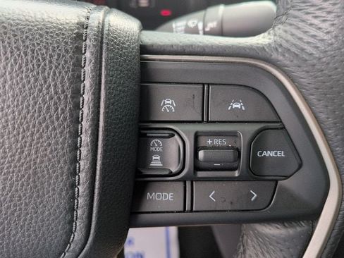 Used 2025 Toyota Tacoma SR5 AWD/4WD image 20