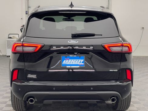 Used 2024 Ford Escape ST-Line w/ Tech Pack #1 AWD/4WD image 8