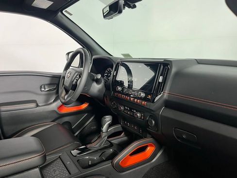 Used 2025 Nissan Frontier PRO-4X w/ Pro Premium Package image 28