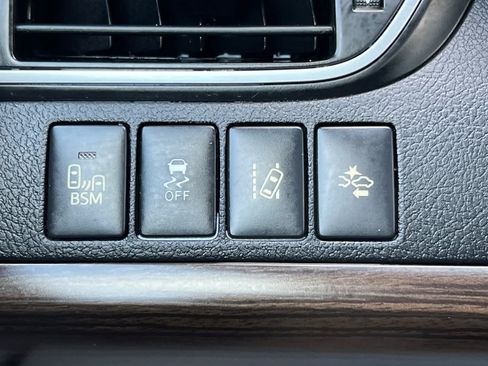 Used 2015 Toyota Camry XLE w/ Advanced Technology Package FWD image 30