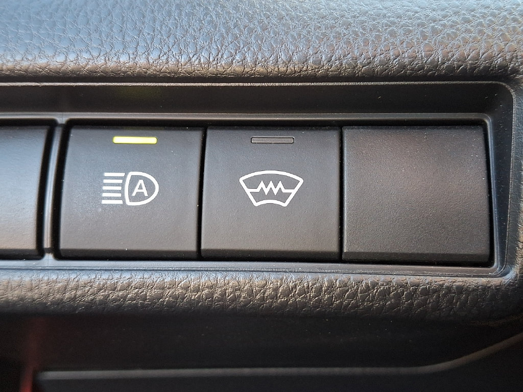 Used 2023 Toyota Prius LE AWD/4WD image 29
