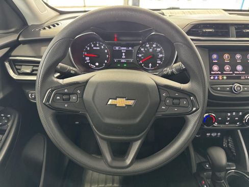 Used 2021 Chevrolet TrailBlazer LT w/ Driver Confidence Package FWD image 17