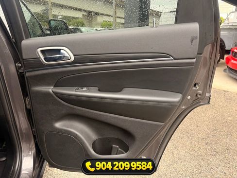 Used 2020 Jeep Grand Cherokee Limited AWD/4WD image 28