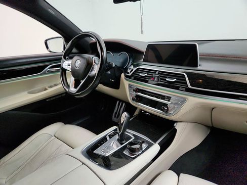 Used 2017 BMW 750i xDrive AWD/4WD image 27