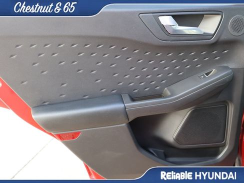 Used 2020 Ford Escape Titanium AWD/4WD image 17