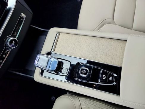 New 2026 Volvo XC90 B6 Plus w/ Protection Package AWD/4WD image 26