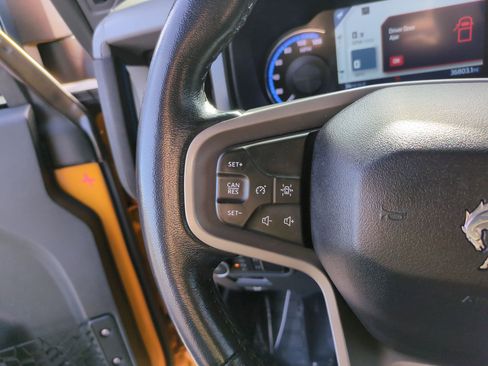 Used 2022 Ford Bronco Black Diamond image 16