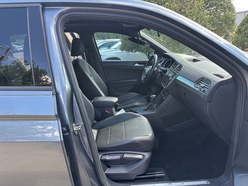 Used 2021 Volkswagen Tiguan SE FWD image 20