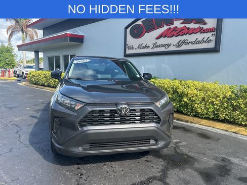Used 2022 Toyota RAV4 LE FWD image 3