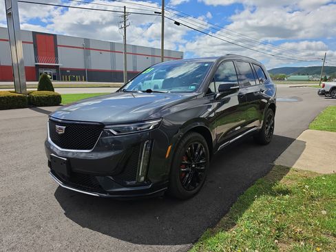 Used 2023 Cadillac XT6 Sport w/ Platinum Package AWD/4WD image 8