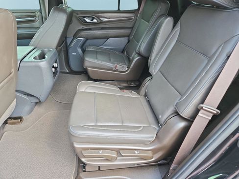 Used 2022 GMC Yukon Denali w/ Denali Premium Package image 18