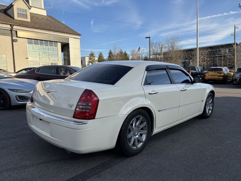 Used 2005 Chrysler 300 C image 5